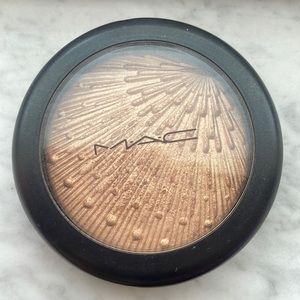 Mac soul glow highlighter 🎉